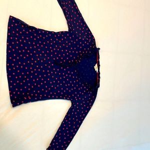 Boden top in navy blue with pink polka dots